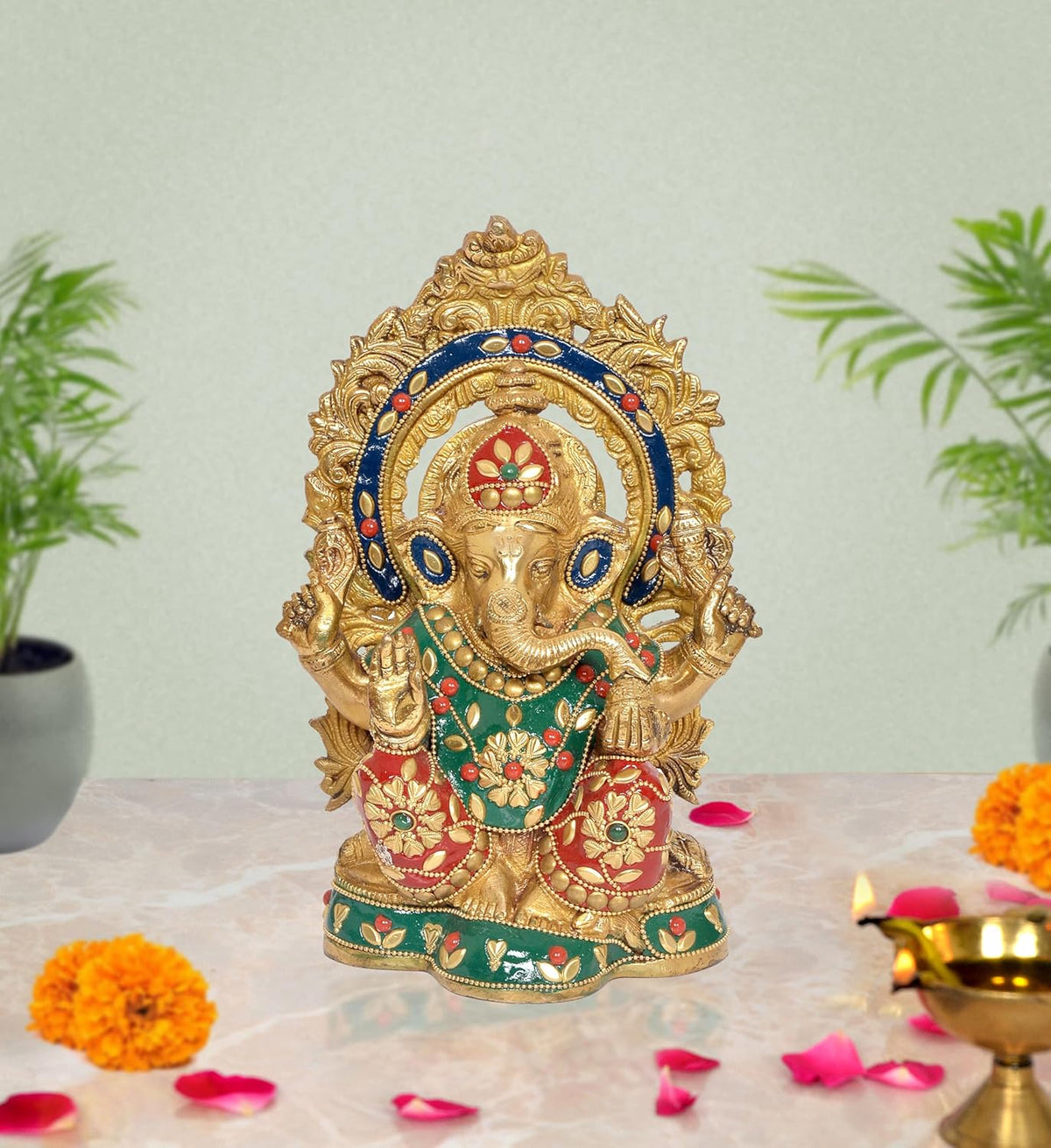 Messing-Ganesha-Statue mit blauem Kronreif und farbiger Verzierung, 8 Zoll.