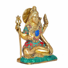 Shiva-Statue mit erhobener rechter Hand und Trishul, goldfarben, bunte Ornamente