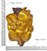 Messing-Ganesha Wandhänger, 10,5 in Höhe und 7,5 in Breite, goldene Figur mit rotem Akzent