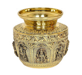 Messing Kalash Lota mit detaillierten Reliefornamenten und drei Gottheiten an den Seiten