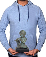 AONA Bronze-Krishna Sitzstatue mit Flöte in Händen, türkis patiniert, schwarzer Sockel