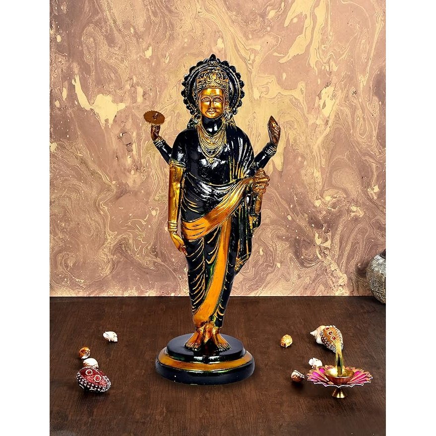 Dhanvantari-Statue aus Messing: stehende Göttin mit dunklem Gewand, goldenen Akzenten