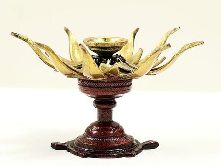 Brass Decorative Lotus Candle Stand (Height : 3 Inches)