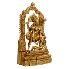 Goldfarbene Kali-Idol-Statue seitlich, weit ausgestellter Prunkbogen, kniende Figur