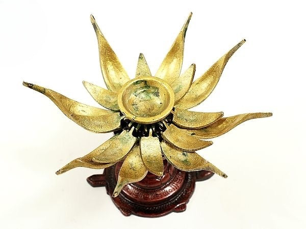 Brass Handmade Decorative Lotus Candle (Height : 2.75 Inches)