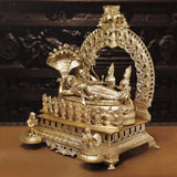 Messing-Vishnu-Statue auf Sheshnag, seitliche Ansicht mit Relief-Figuren auf der Plattform