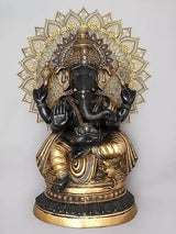 Bronzefarbene Ganesha-Skulptur mit vier Armen, Medaillon-Mandala, schwarz-gold