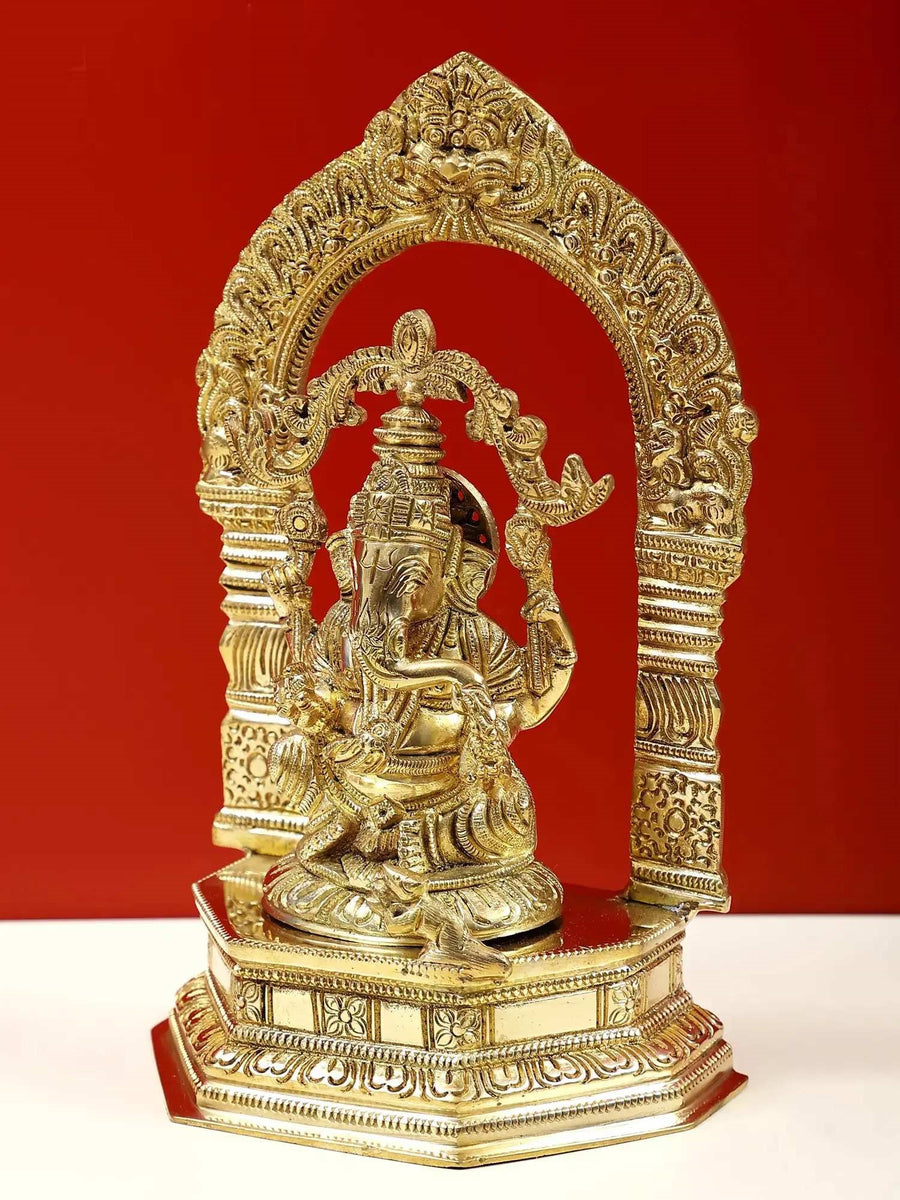 Brass Exquisite Lord Ganesha on Pedestal with Kirtimukha Prabhavali 9 inches Craft Detail