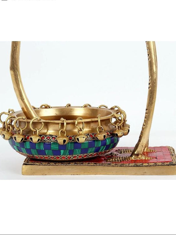 Brass Beautiful Leaning Flamingo With Urli (Height : 12 Inches)