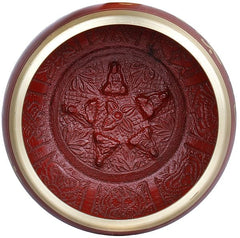 Tibetische Singing Bowl Ansicht von oben: rotes Innenrelief mit Messingrand