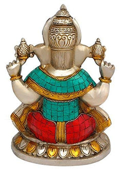 Rückansicht Ganesha-Idol aus Messing mit türkis-rot gemustertem Gewand